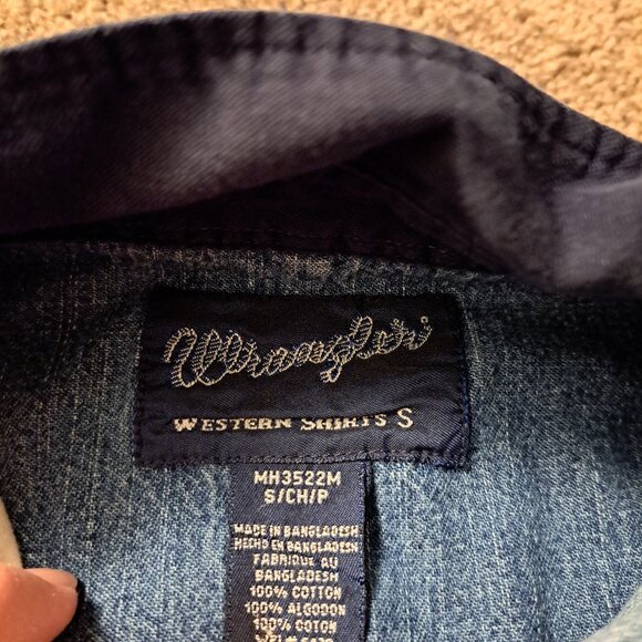 VTG Wrangler Western Shirt Color Block Aztec Embroidered Denim Long Sleeve Small - Picture 4 of 8